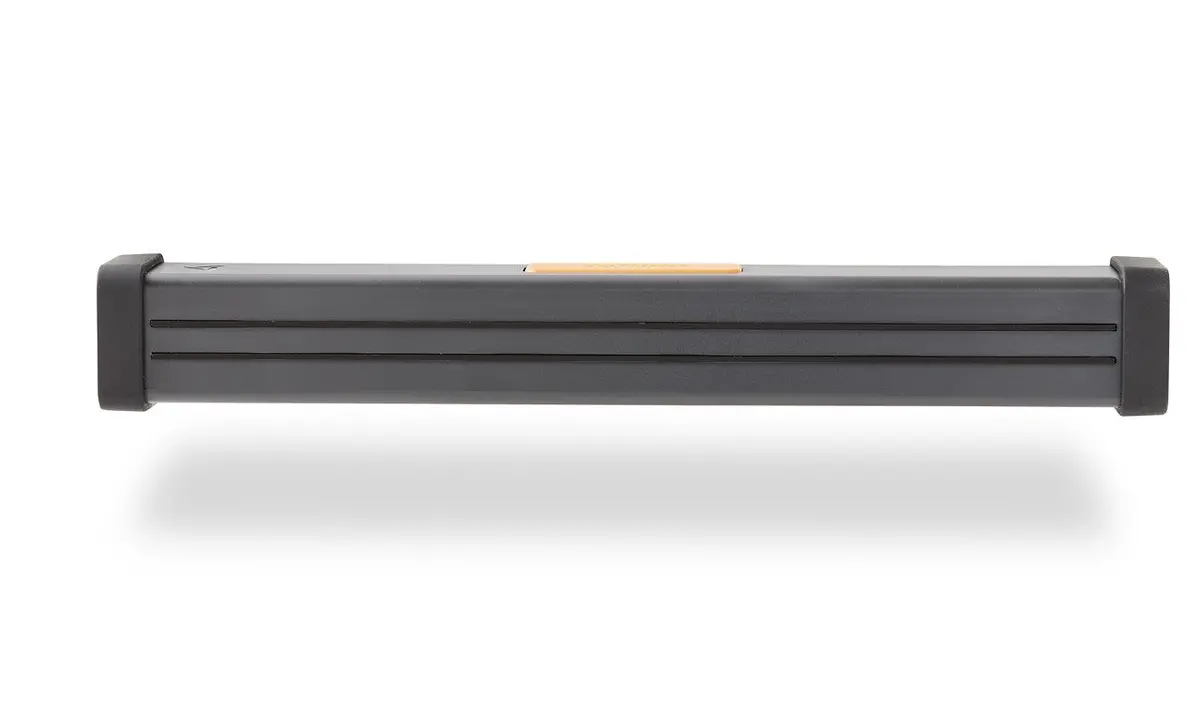 Gladiator® Magnet Bar 1
