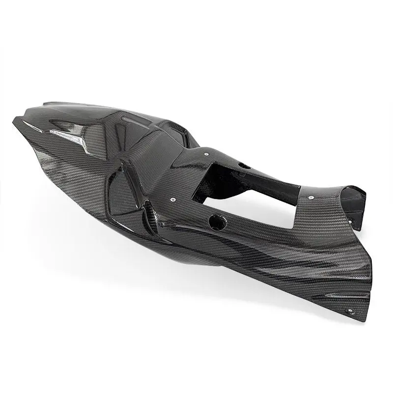 Alpha Racing Carbon Race Tail 1