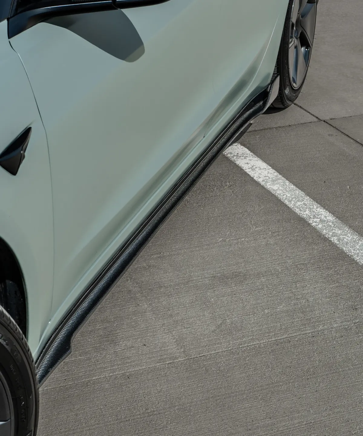 Tesla Model 3 Carbon Fiber Side Skirt Extensions 1