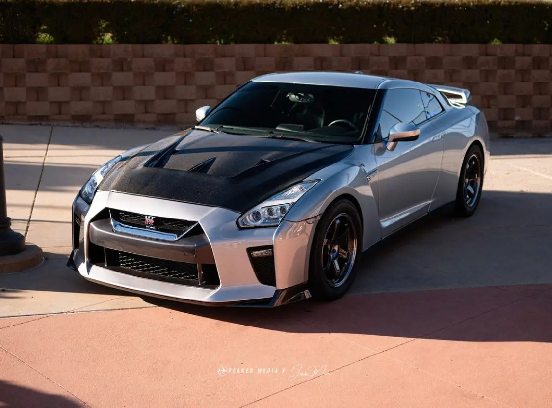 Carbon Fiber Hood (Lb Style) For The Nissan Gtr R35 1