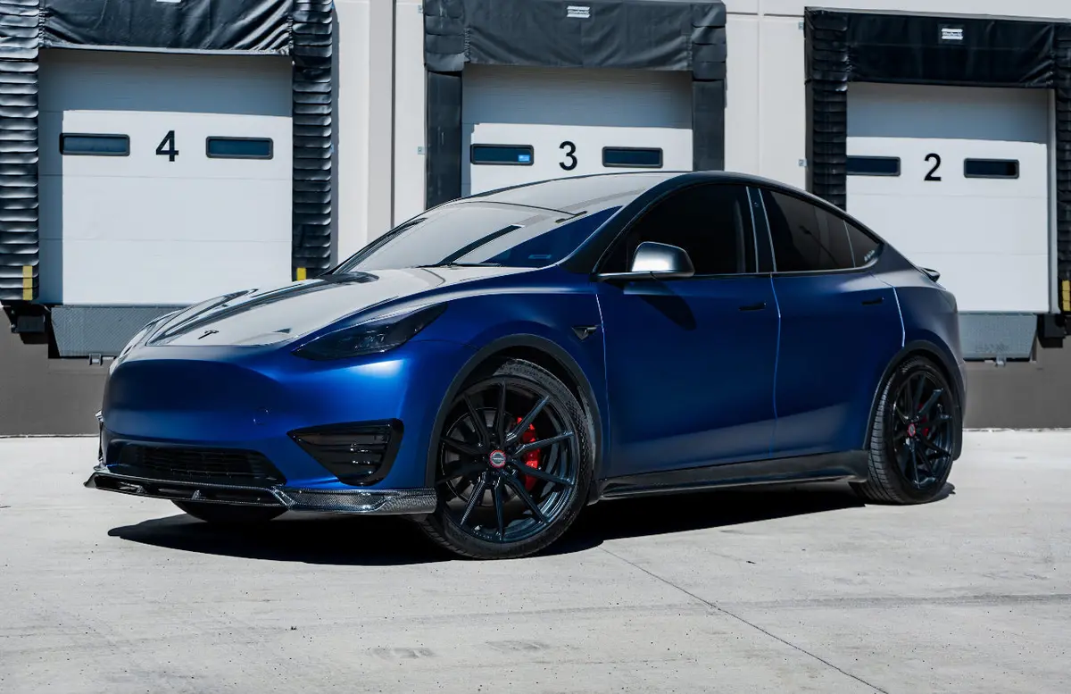Tesla Model Y Carbon Fiber Side Skirt Extensions 1