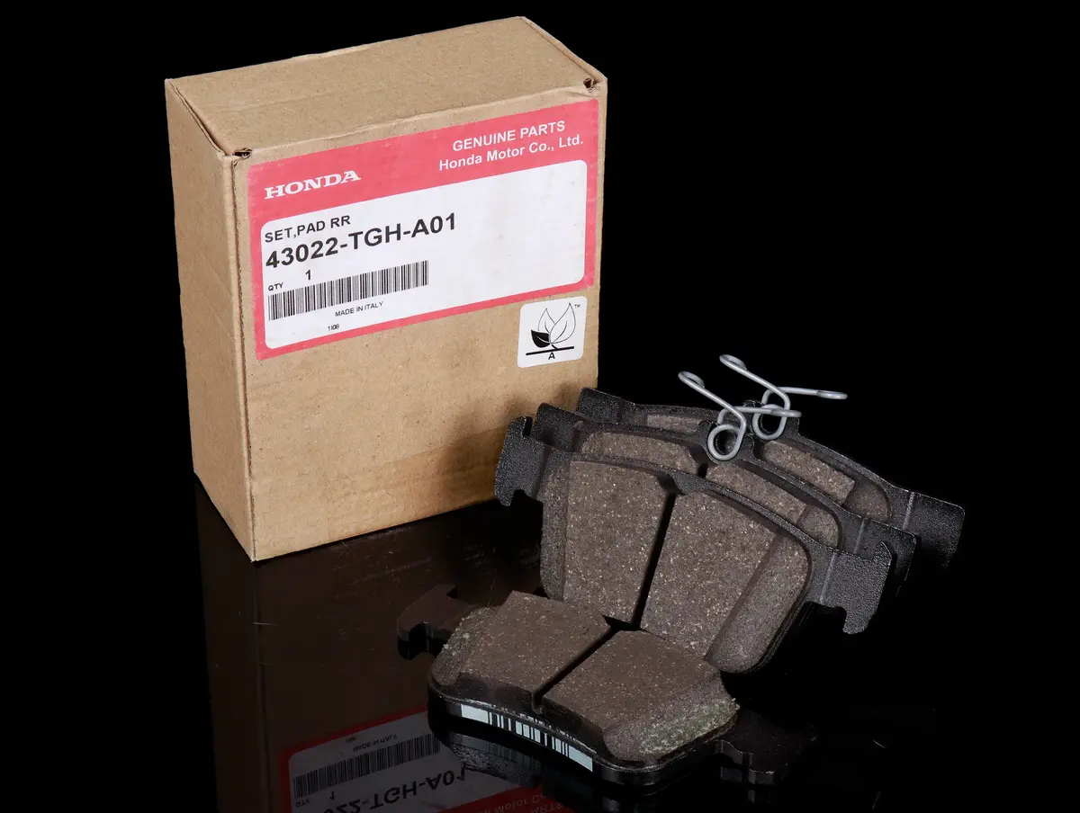 Honda Rear Brake Pad Set - 17-21 Civic Type-R (Fk8) 1