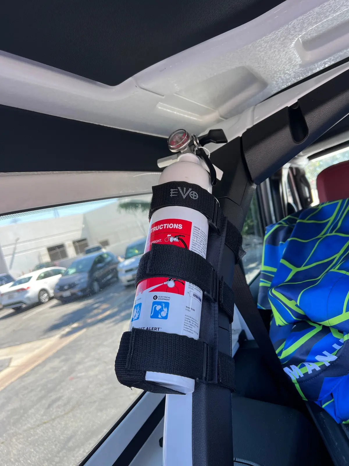 Evo Cage Strap Fire Extinguisher Mount 1