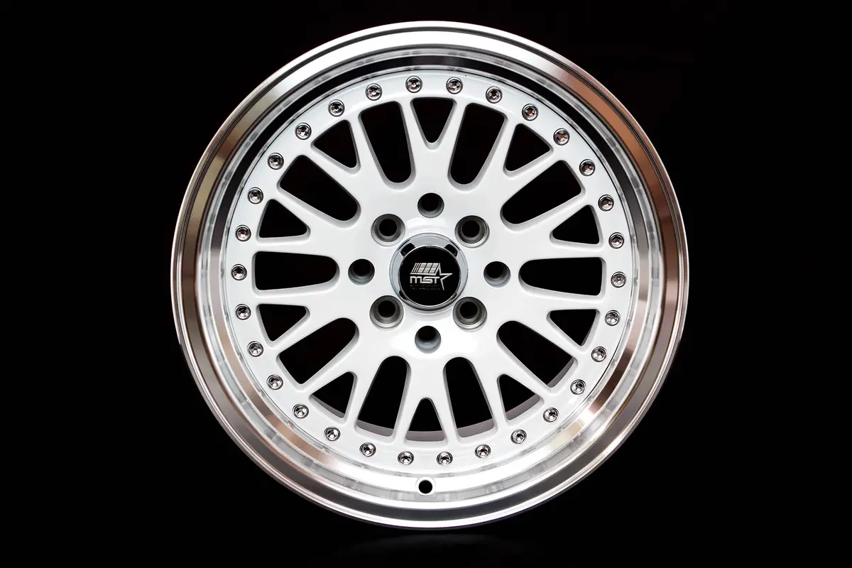 Mt10 - White W/Machined Lip - 15X8.0 4X100/4X114.3 Offset +25 1