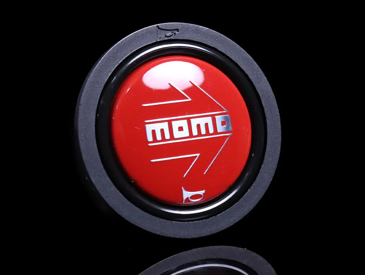 Momo Horn Button 1