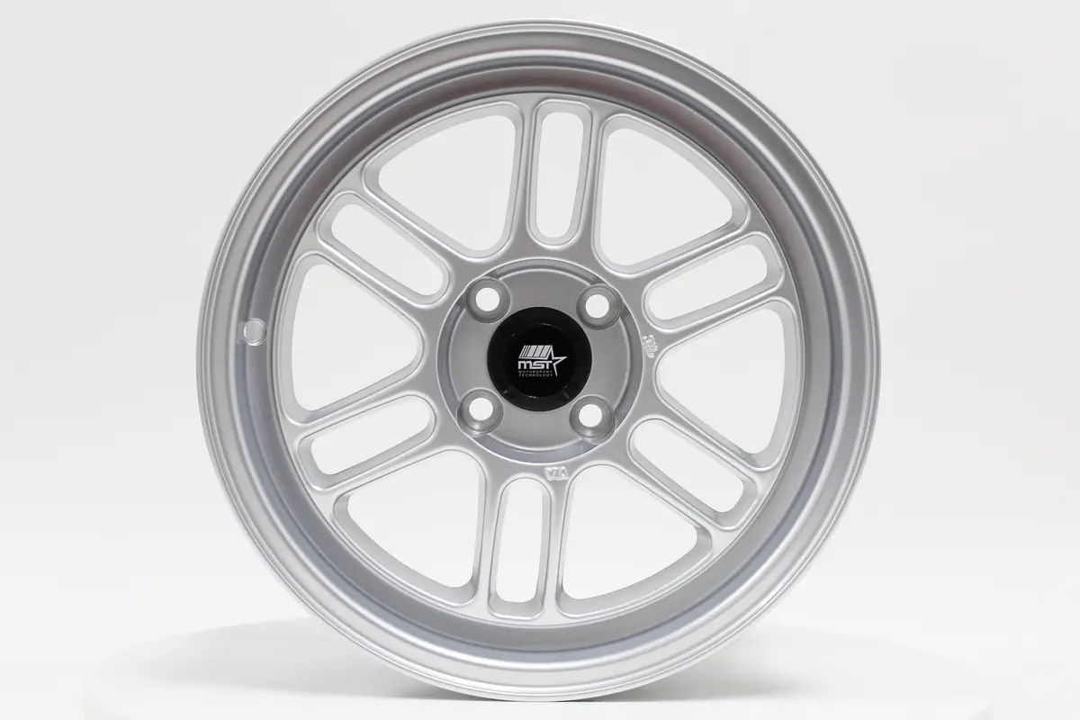 Suzuka - Glossy Silver - 15X7.0 4X100 Offset +33 1
