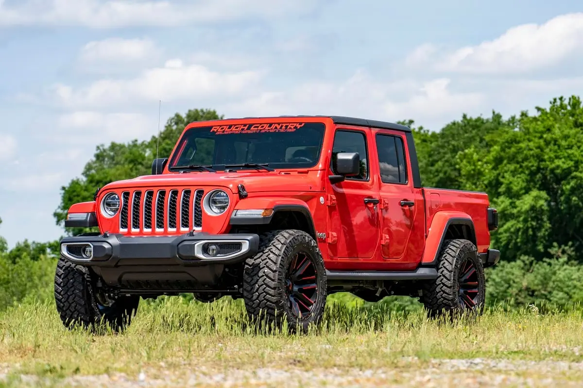 Rough Country 2.5 Inch Leveling Kit | Spacers | Jeep Gladiator Jt 4Wd (2020-2023) 1