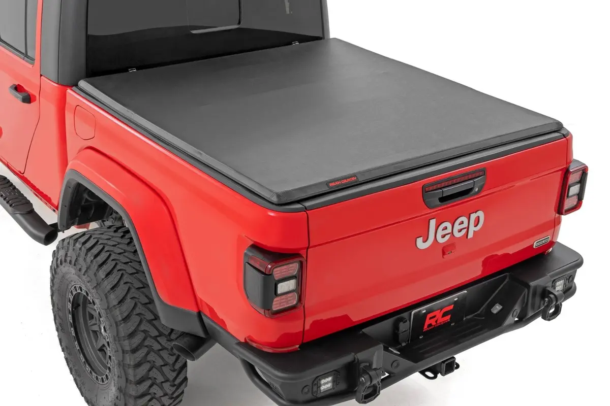 Rough Country Soft Tri-Fold Bed Cover | 5' Bed | Jeep Gladiator Jt 4Wd (2020-2025) 1