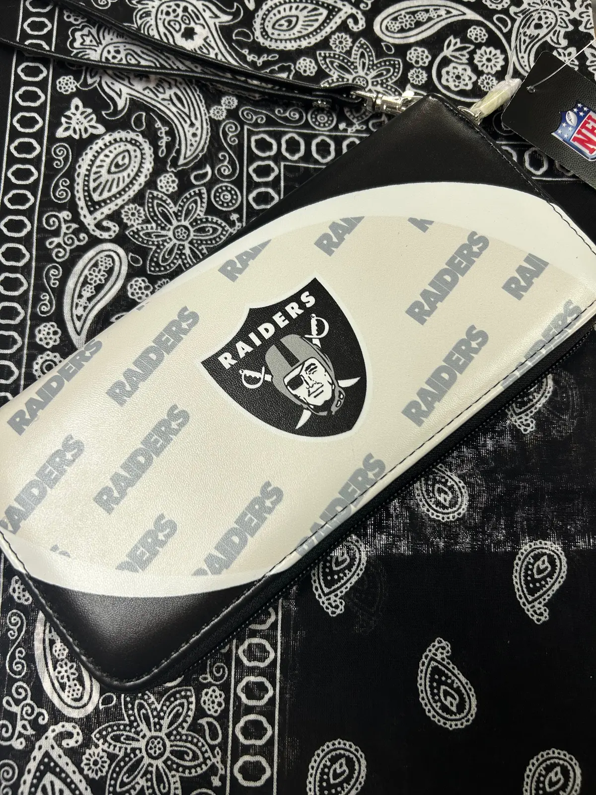 Raiders Zipper Wallet 1