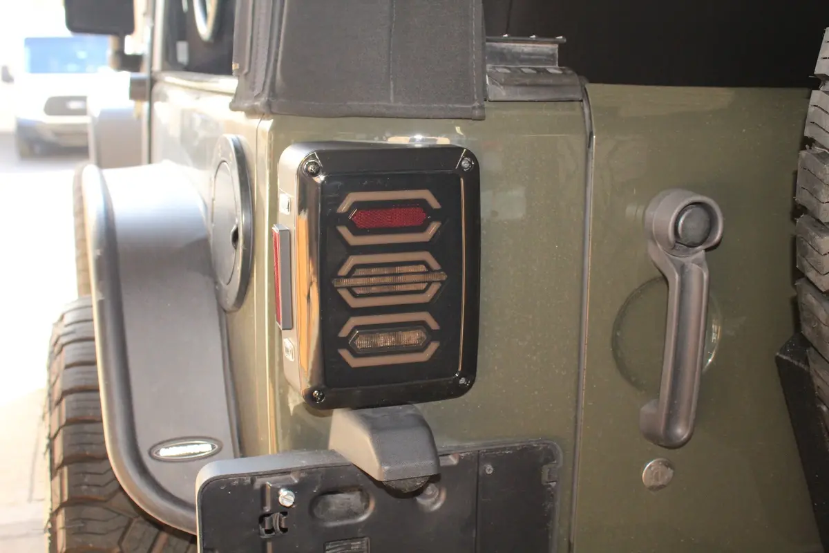 Trail Ops Octagon Led Tail Light Jeep Wrangler Jk/Jku 1