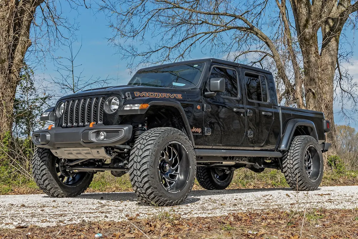 Rough Country 3.5 Inch Lift Kit | Jeep Gladiator Jt Mojave 4Wd (2020-2023) 1