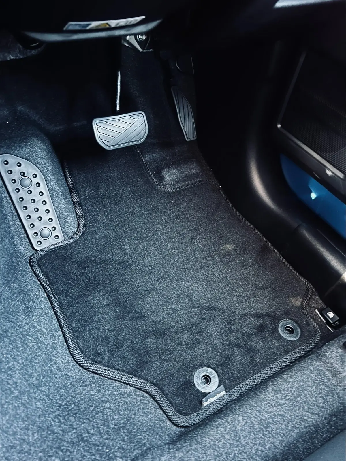 Rubbertree Classic Carpet Floor Mat Set (Jimny Model 2023-Current Xl 5-Door) 1