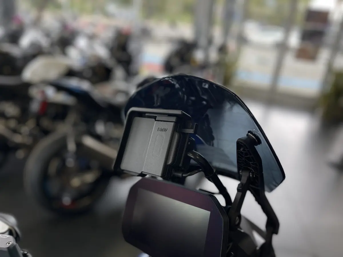 R 1300 Gs Tinted Sport Windscreen 1